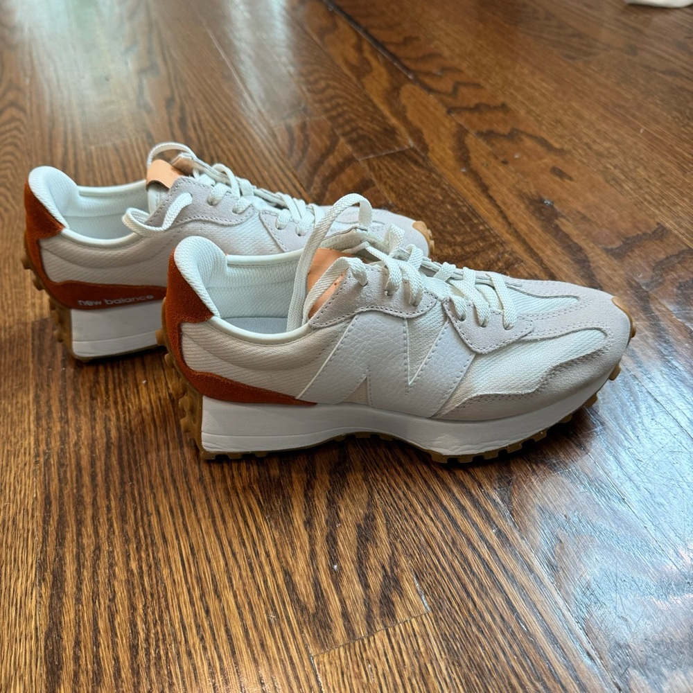 New Balance 327 Sneakers
